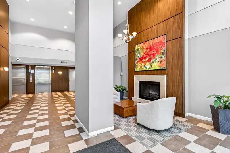 409 9262 UNIVERSITY CRESCENT - photo 3 of 37