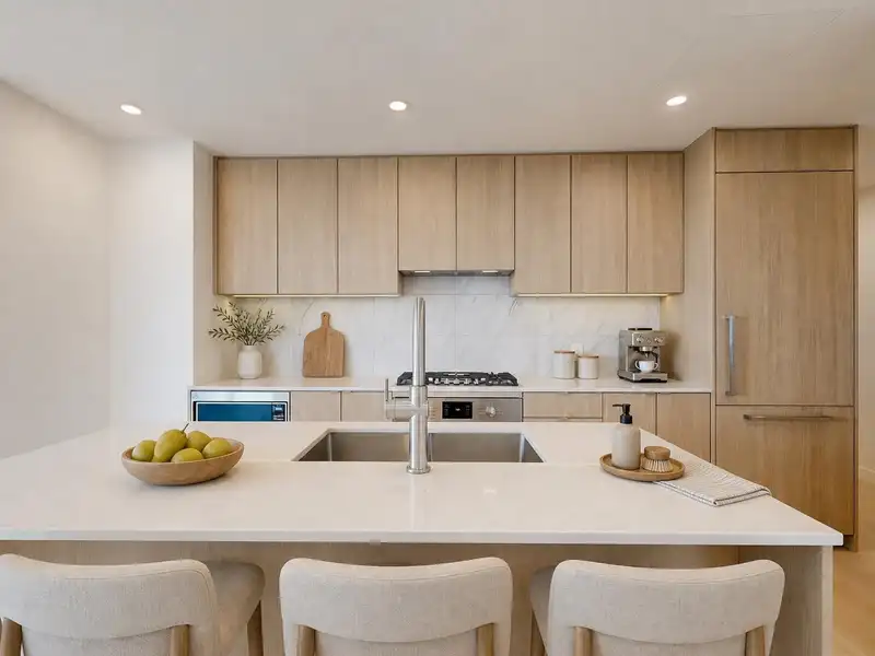 902 626 CLAREMONT STREET - photo 4 of 40