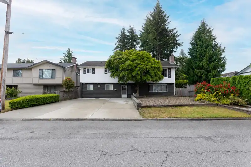 7322 113 STREET - photo 1 of 40