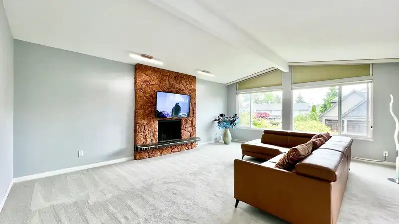 3071 SALTSPRING COURT - photo 3 of 33