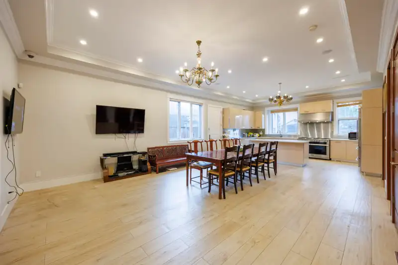 8280 COLONIAL DRIVE - photo 4 of 40