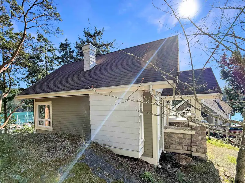 14C 2315 MACKINNON ROAD - photo 2 of 33
