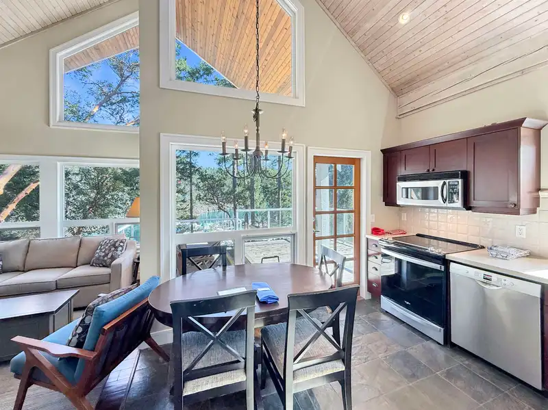 14C 2315 MACKINNON ROAD - photo 3 of 33