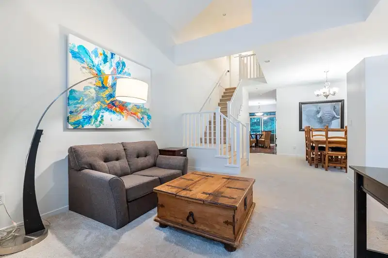 30 HAWTHORN DRIVE - photo 2 of 40