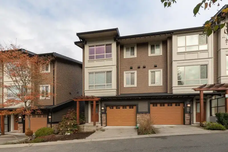 11 23986 104 AVENUE - photo 1 of 32