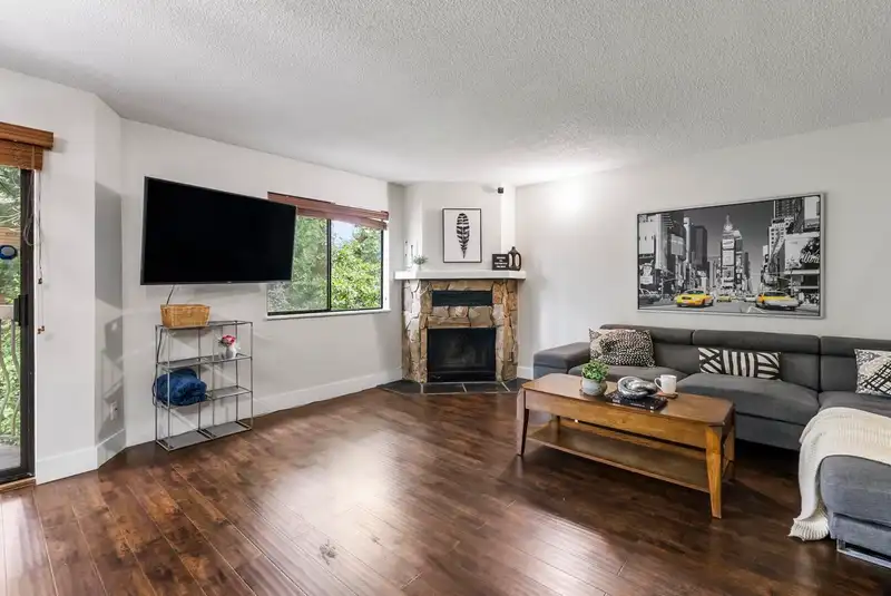 207 7144 133B STREET - photo 2 of 31