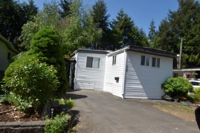 29 6571 KING GEORGE BOULEVARD - photo 1 of 12