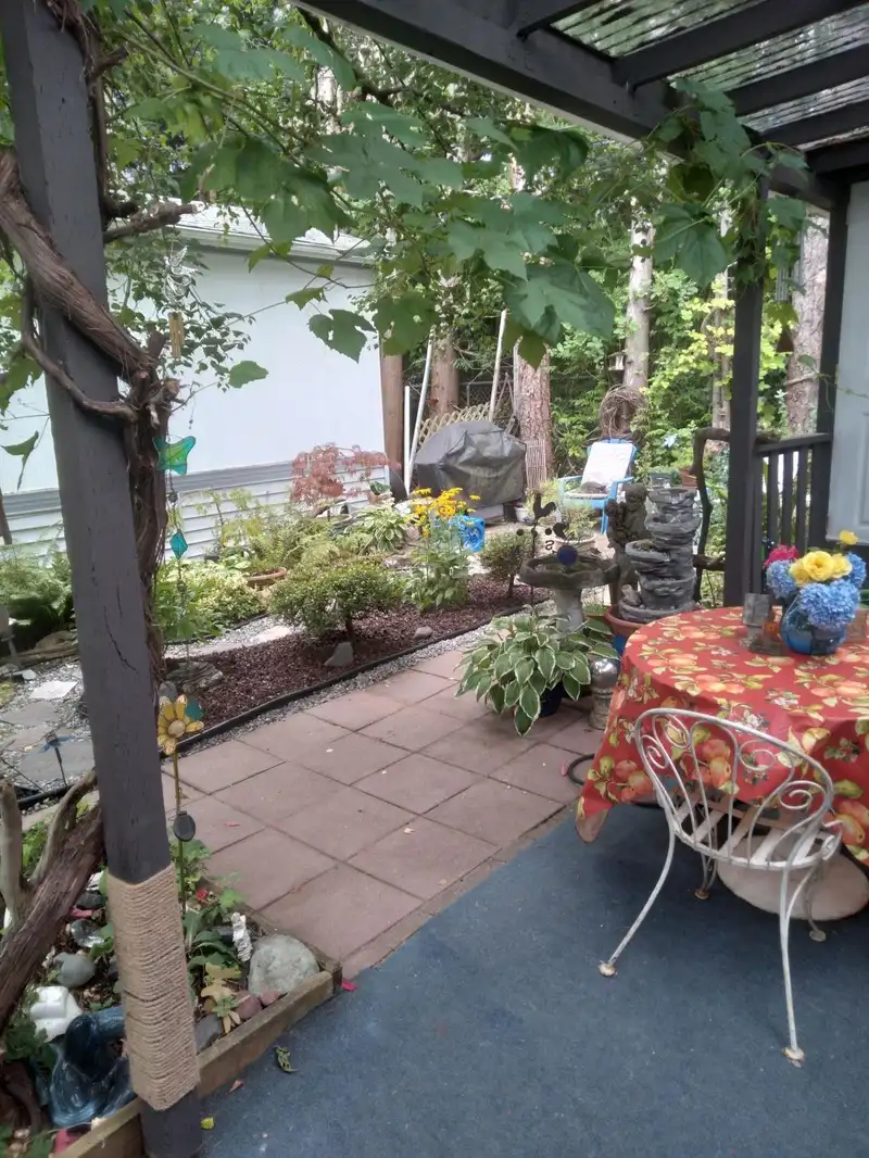 29 6571 KING GEORGE BOULEVARD - photo 3 of 12