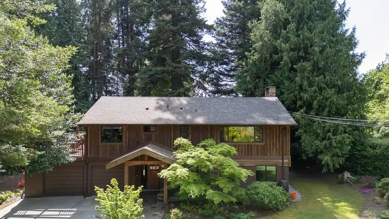 8115 REDROOFFS ROAD - photo 2 of 34