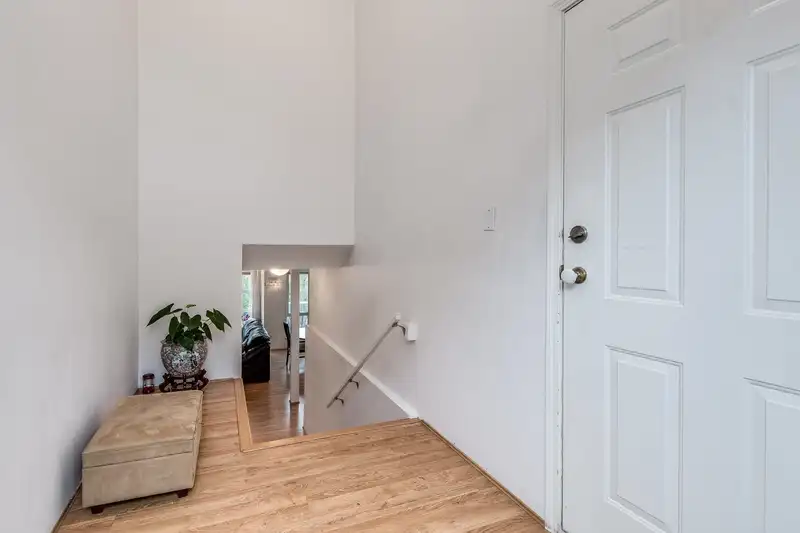 1143 O'FLAHERTY GATE - photo 3 of 36