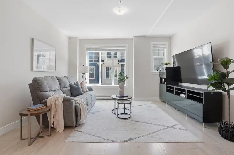43 20498 82 AVENUE - photo 3 of 25