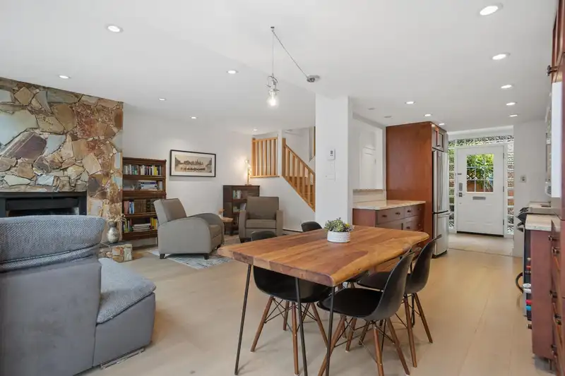 1382 MAPLE STREET - photo 2 of 37