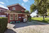 802 1455 DUCHESS AVENUE - thumbnail 31