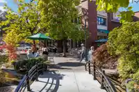 802 1455 DUCHESS AVENUE - thumbnail 34