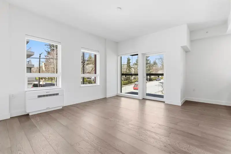 201 3590 W 39TH AVENUE - photo 2 of 21