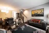 28 3711 ROBSON COURT - thumbnail 1