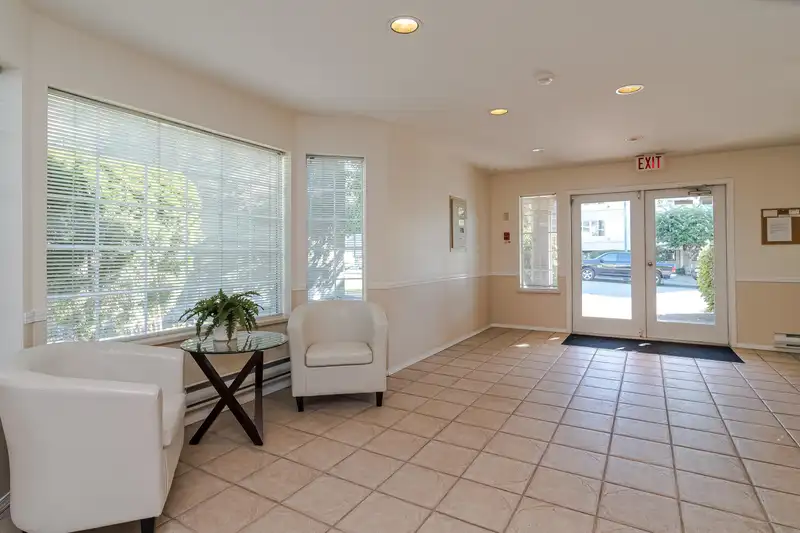 204 1369 GEORGE STREET - photo 2 of 20