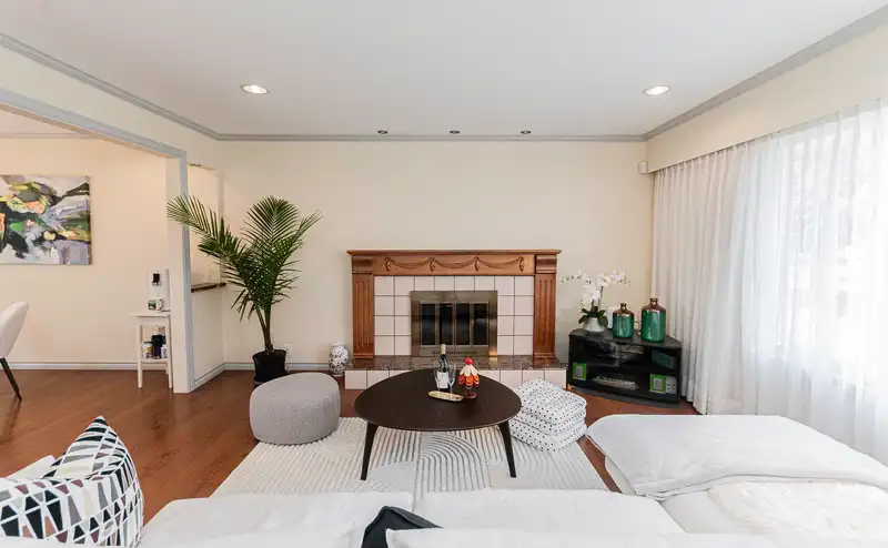 10540 REYNOLDS DRIVE - photo 3 of 20