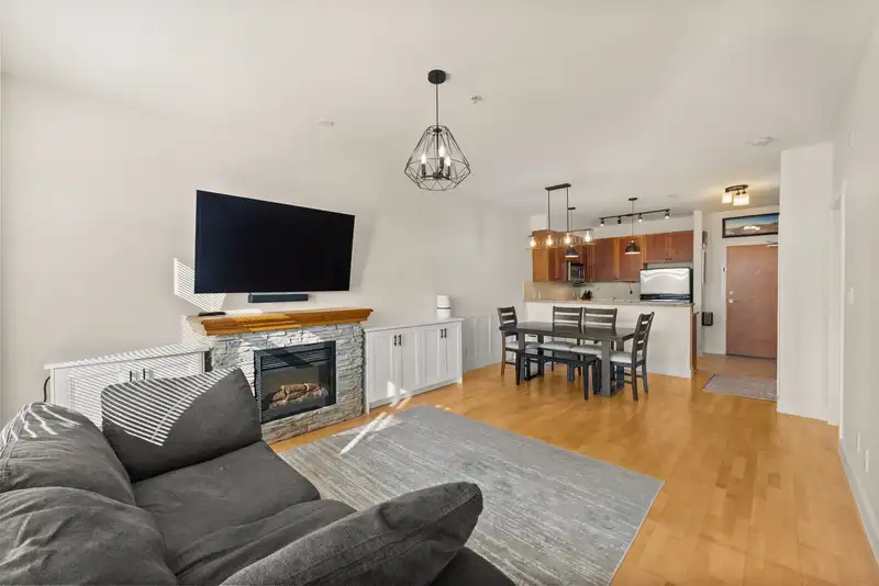 311 4280 MONCTON STREET - photo 2 of 40