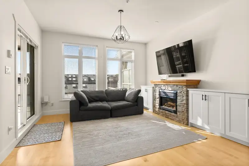 311 4280 MONCTON STREET - photo 3 of 40