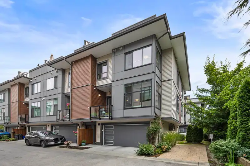 12 20852 78B AVENUE - photo 2 of 39