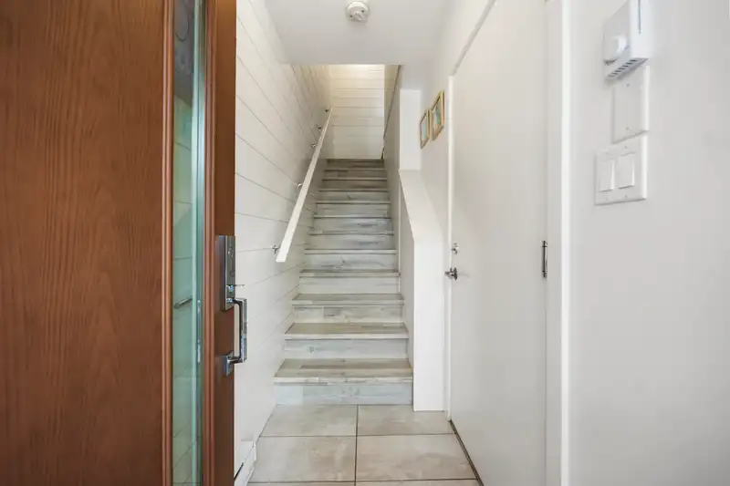 12 20852 78B AVENUE - photo 3 of 39