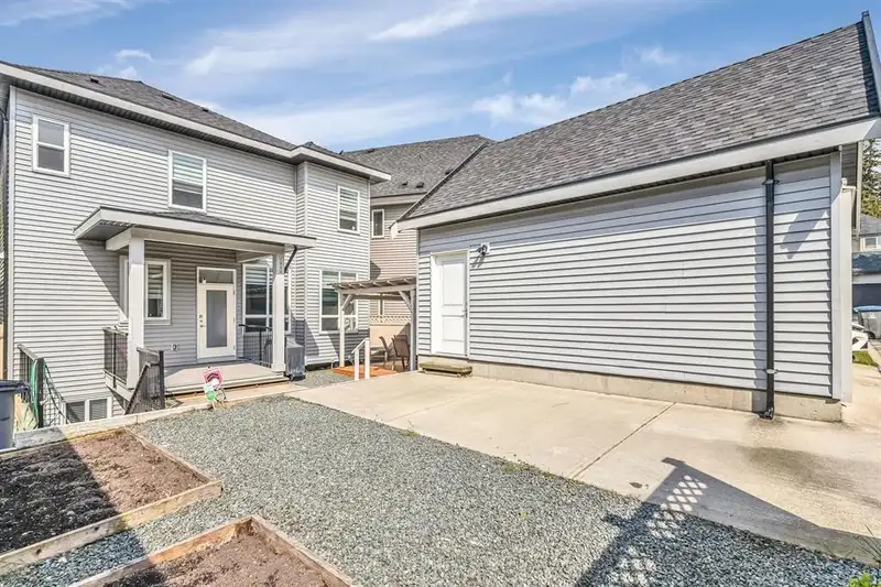 5950 130B STREET - photo 3 of 33