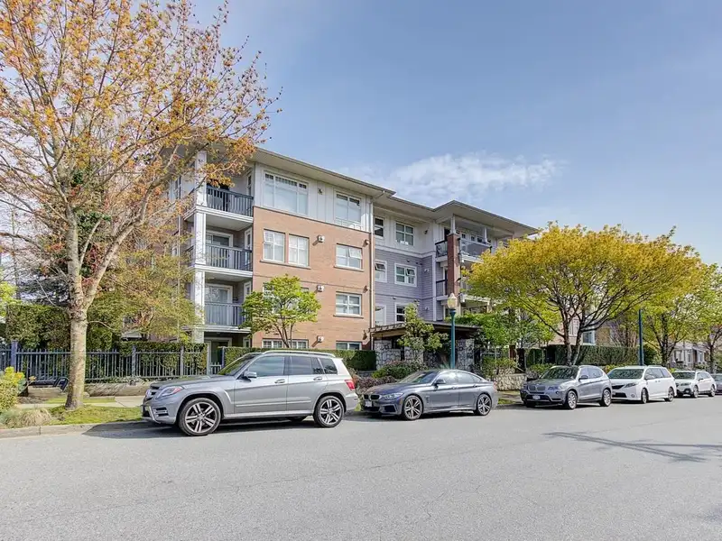 210 995 W 59TH AVENUE - photo 1 of 21