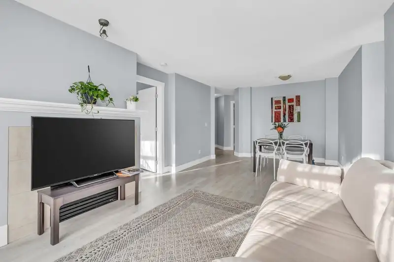 210 995 W 59TH AVENUE - photo 4 of 21