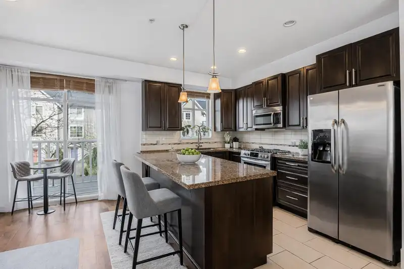 18 20738 84 AVENUE - photo 4 of 18