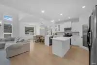 7260 197 STREET - thumbnail 2