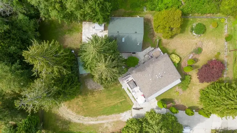 7781 HART ROAD - photo 2 of 40