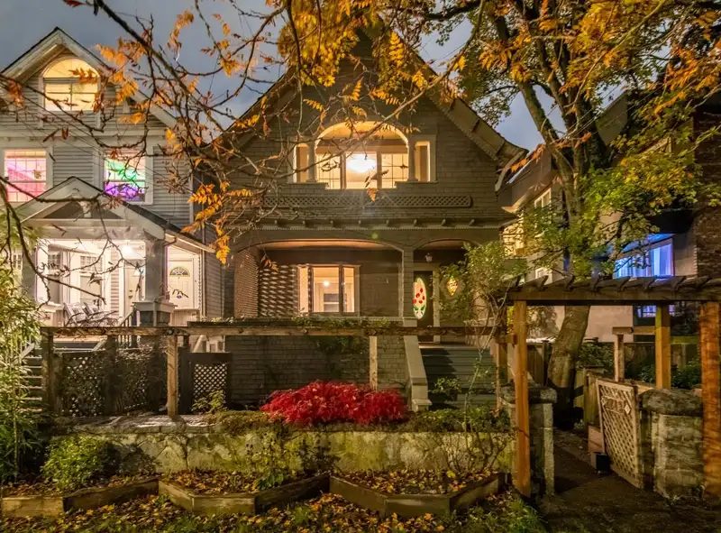 2243 W 5TH AVENUE - photo 1 of 32