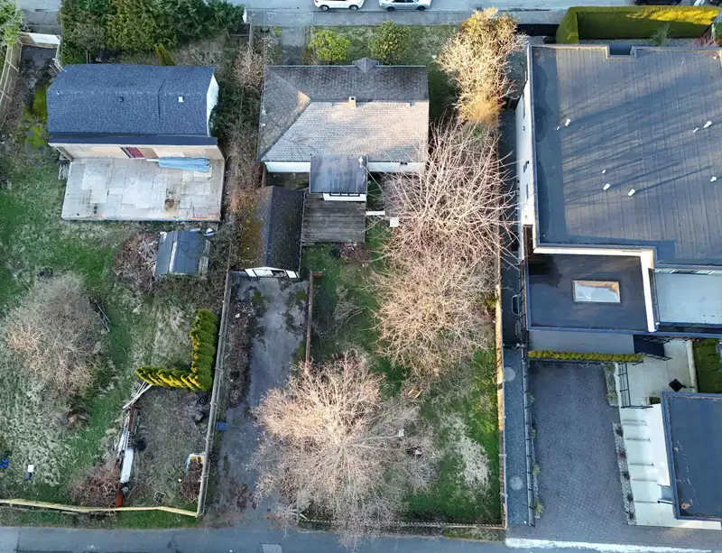 14068 NORTH BLUFF ROAD - photo 3 of 5