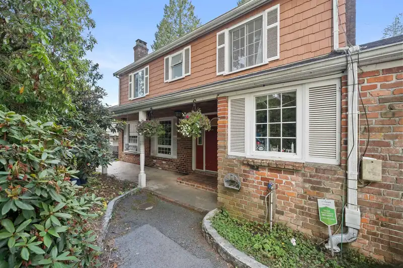 416 FAIRWAY STREET - photo 2 of 31