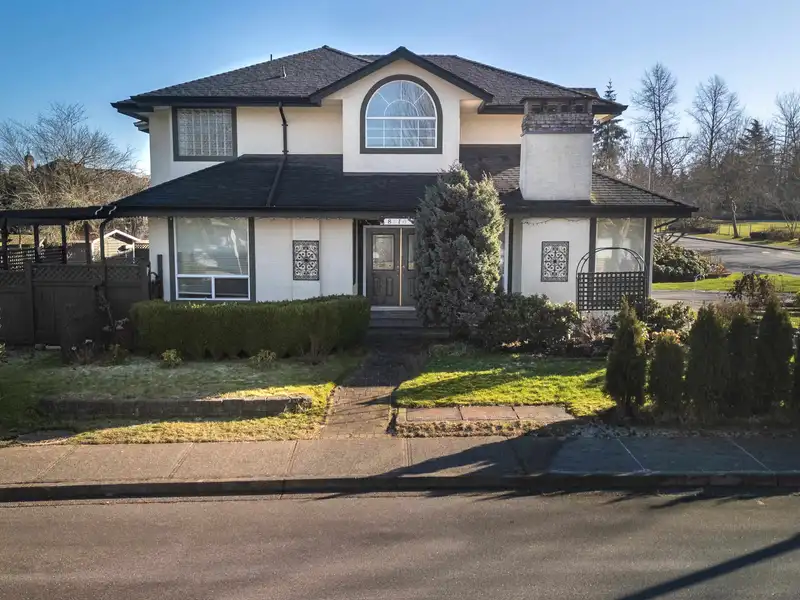 8510 212 STREET - photo 4 of 40