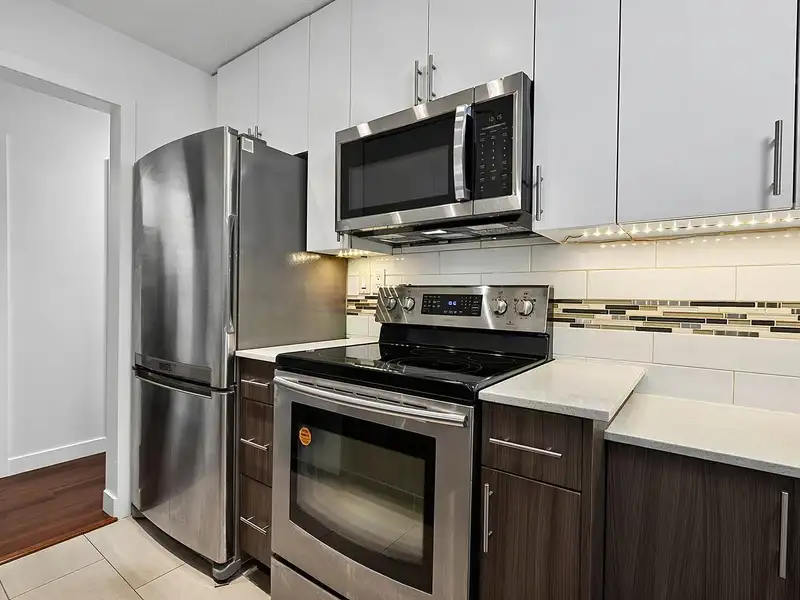 101 750 E 7TH AVENUE - photo 4 of 24