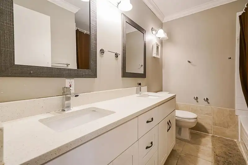 19886 37 AVENUE - photo 3 of 16