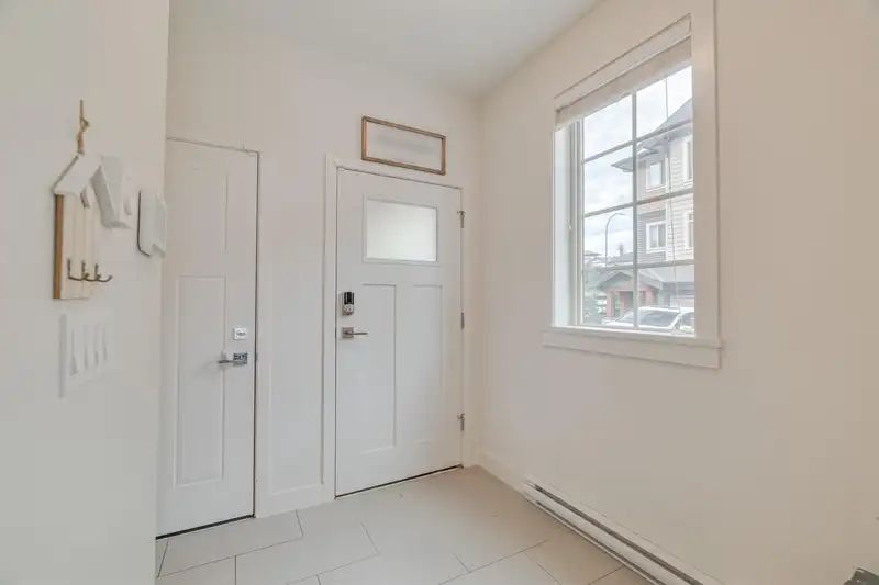158 11305 240 STREET - photo 4 of 34