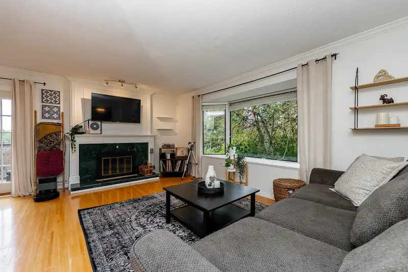 2988 FLEET STREET - photo 4 of 40
