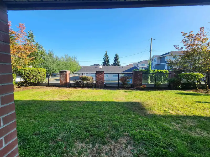 111 19774 56 AVENUE - photo 3 of 22