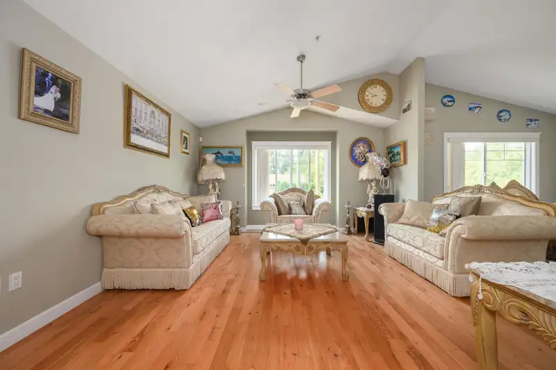 11382 240 STREET - photo 3 of 28