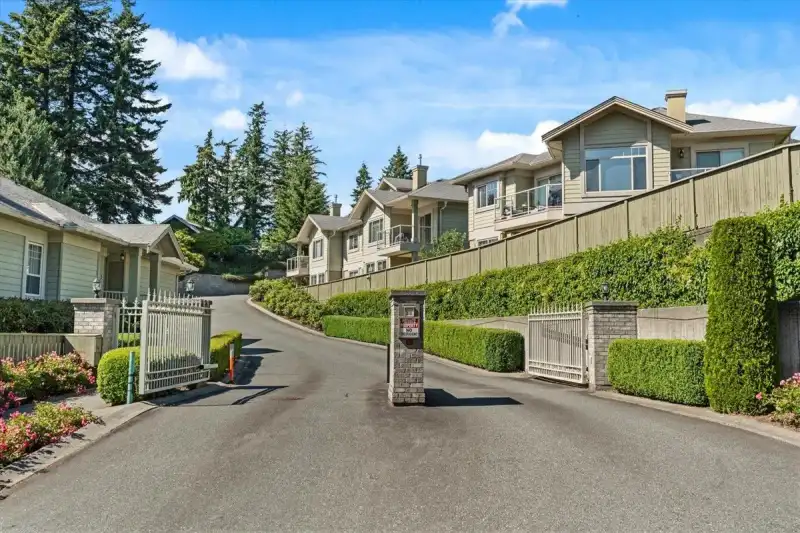 14 34159 FRASER STREET - photo 1 of 40
