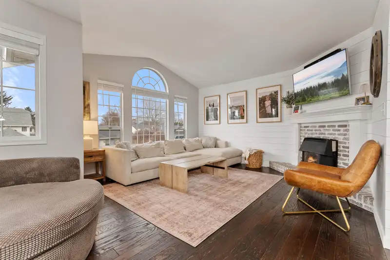 44882 CUMBERLAND AVENUE - photo 2 of 38