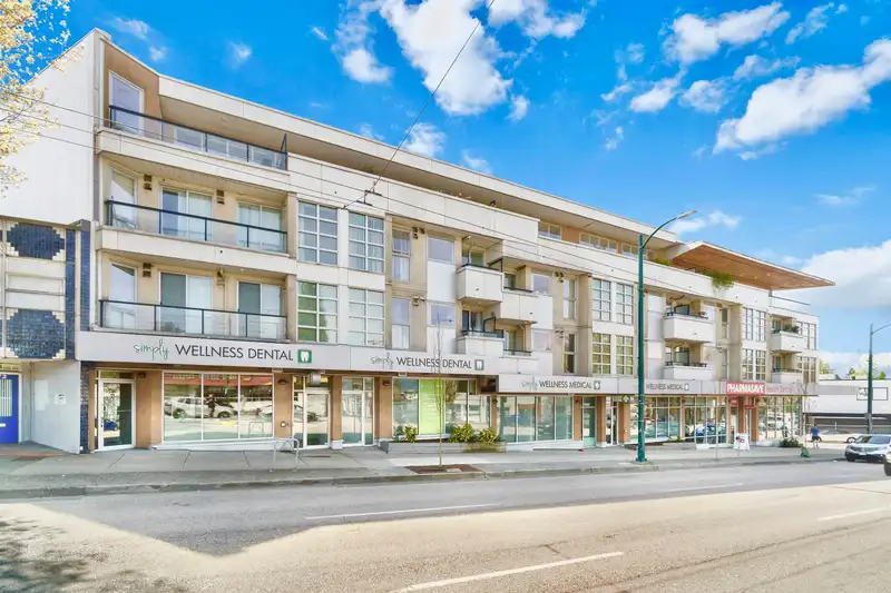 212 4338 COMMERCIAL STREET - photo 3 of 30