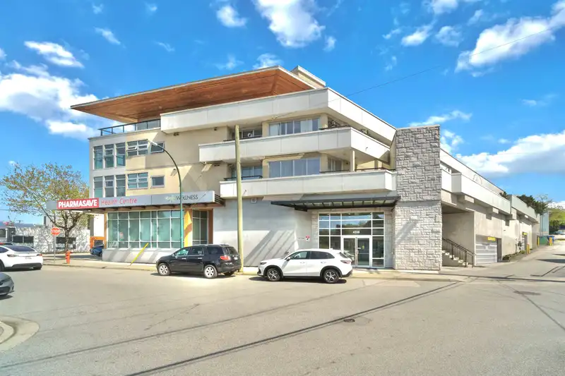 212 4338 COMMERCIAL STREET - photo 4 of 30