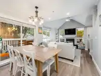 18 1073 LYNN VALLEY ROAD - thumbnail 4