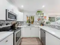 18 1073 LYNN VALLEY ROAD - thumbnail 6