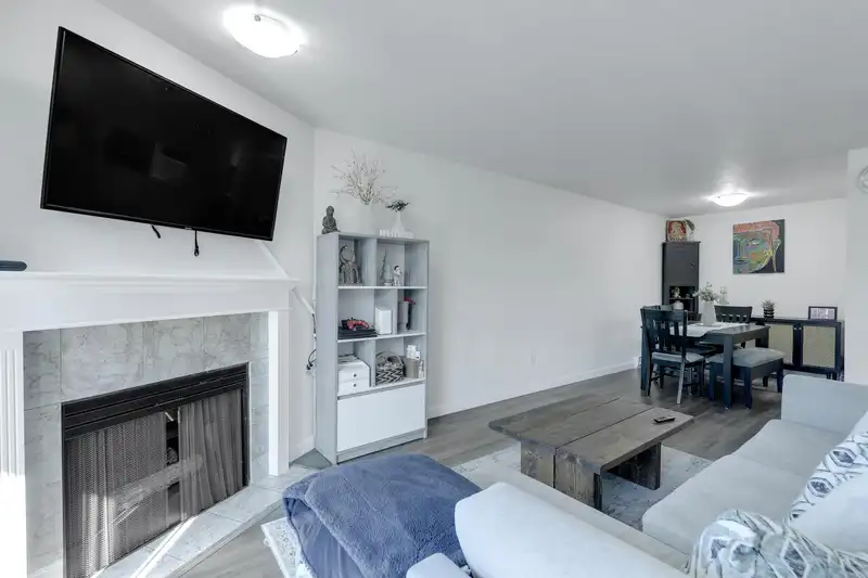 336 32830 GEORGE FERGUSON WAY - photo 4 of 24