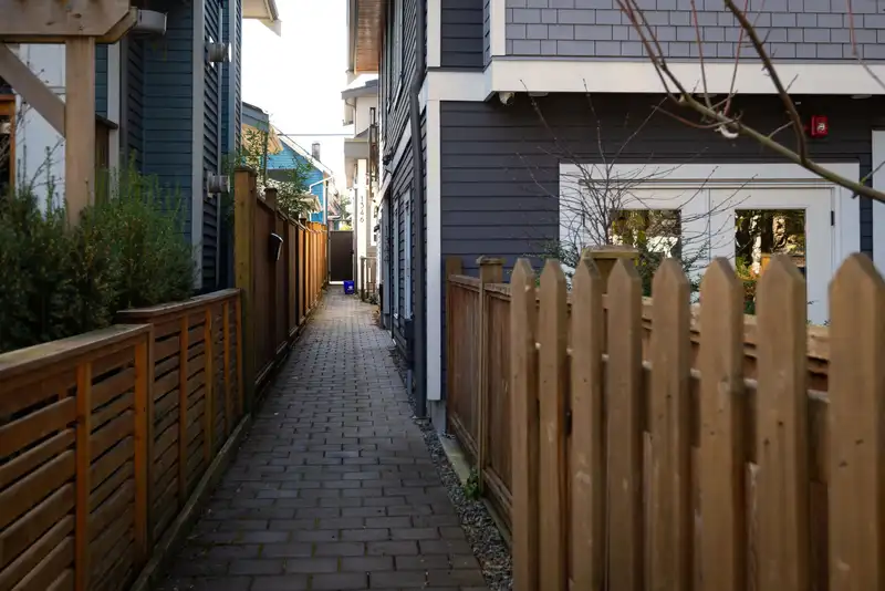 1346 E 11TH AVENUE - photo 3 of 38